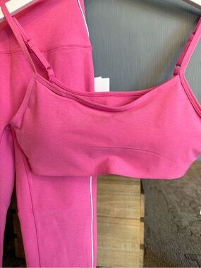 Beyond Yoga Luscious Pink Heather Seamless Crop Bralette